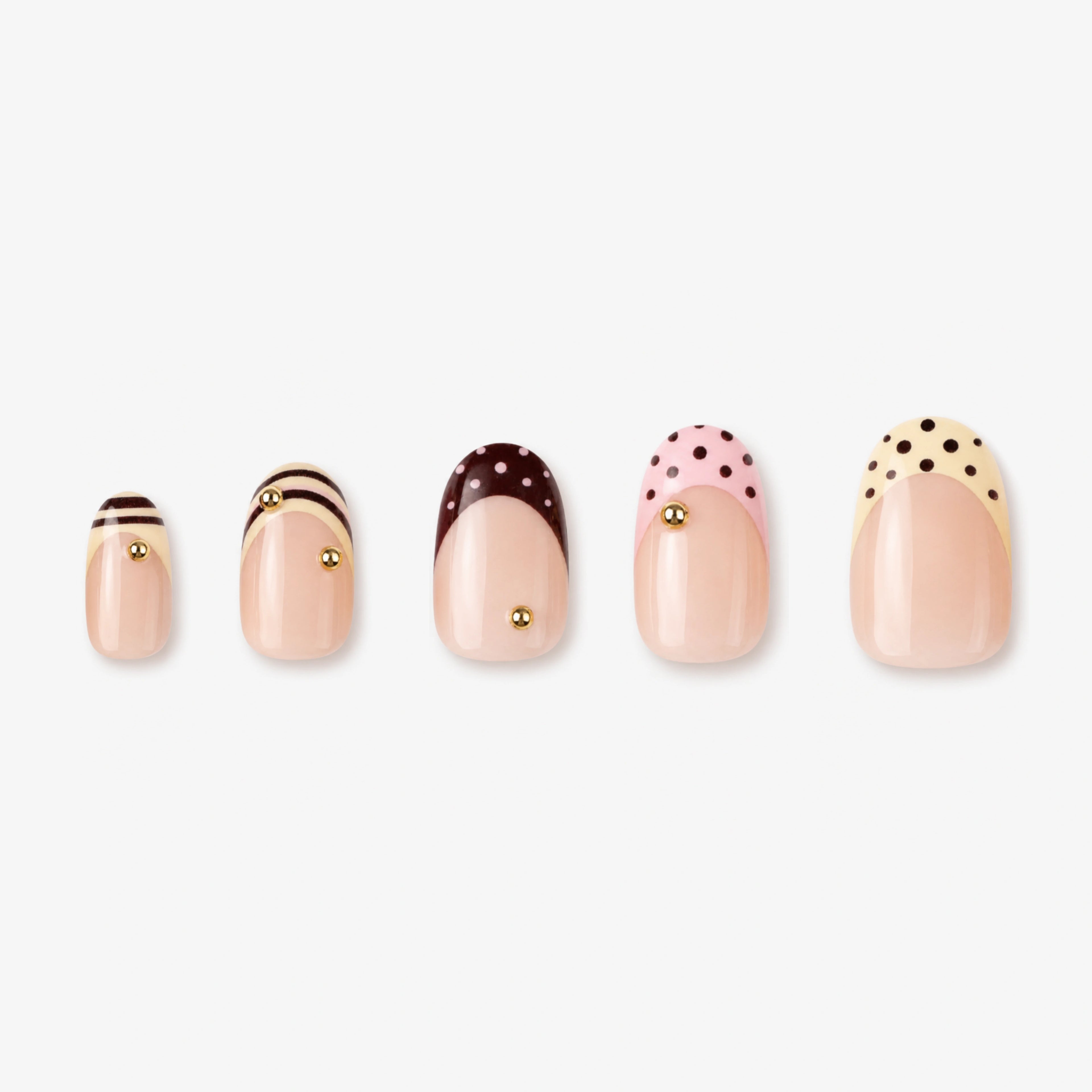 Faux ongles press-on courts Confetti Soimea avec French colorée, pois et perles 3D en packshot
