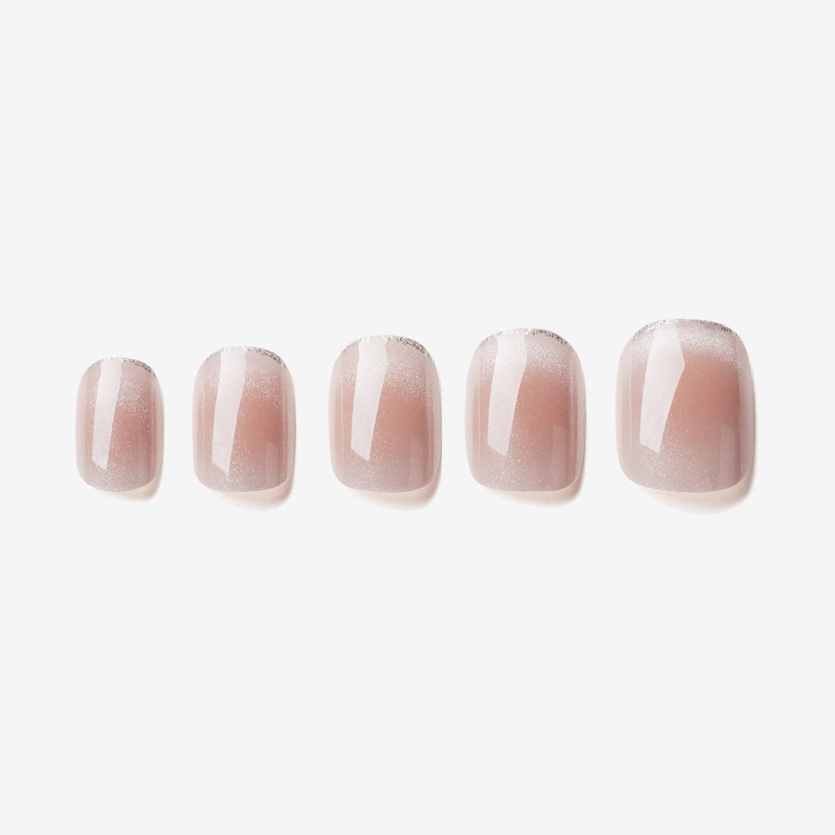 soimea faux ongles à pression rose paillettes forme carre arrondi effet halo, style mignon court, Faux ongles courts style french rose – effet Cat Eye, forme squoval. Par SOIMEA Paris