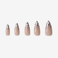 soimea faux ongles à pression beige forme amande extra long, style french manucure effet creme avec motif leopard, Faux ongles à coller nude crémeux, french animal print, extra longs. Par SOIMEA Paris