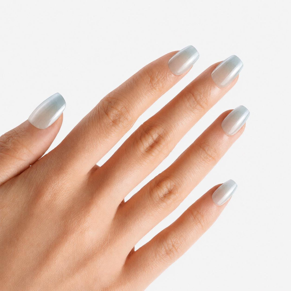soimea faux ongles à pression bleu blanc degrade Faux ongles à coller effet chrome miroir bleu/blanc, forme ballerine moyenne.  Par SOIMEA Paris