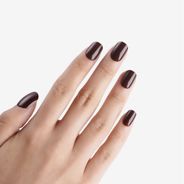 soimea faux ongles a pression brun marron forme carre arrondi effet laqué style classique court, Faux ongles courts marron café foncé – forme squoval. Par SOIMEA Paris