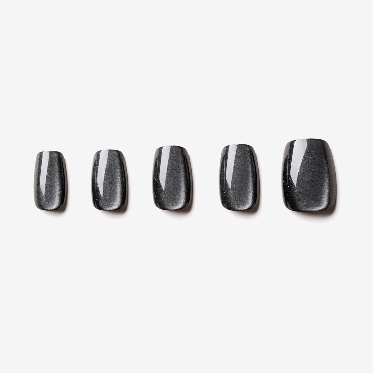 soimea faux ongles à pression noir gris glacé forme ballerine effet œil-de-chat verre cristallin transparent, Faux ongles gris foncé et noir effet Cat Eye – forme ballerine, longueur moyenne. Par SOIMEA Paris