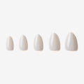 soimea faux ongles à pression blanc lacté forme amande effet crème, Faux ongles blancs laiteux effet crémeux – forme amande. Par SOIMEA Paris