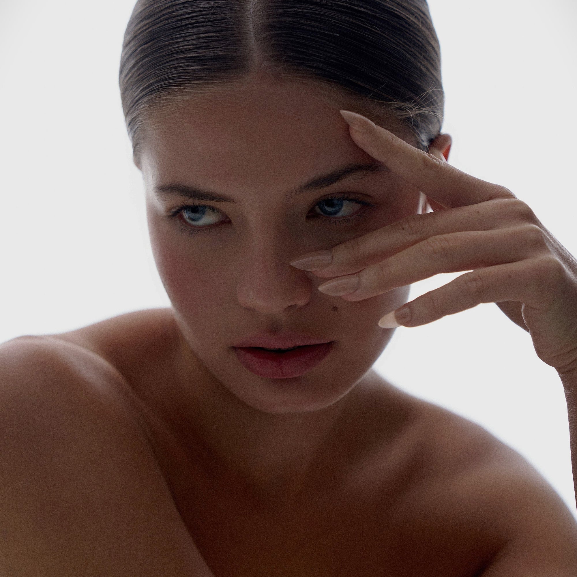 soimea faux ongles à pression beiges nudes forme amande, style classique medium, nude medium press-on nails