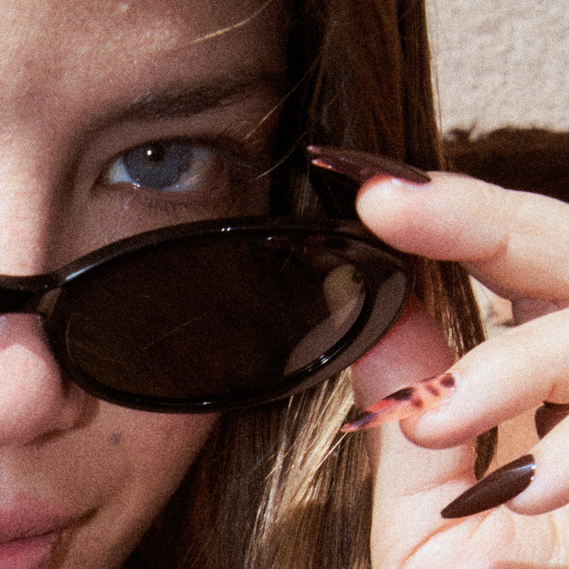 soimea faux ongles à pression brun forme amande extra long, effet creme avec motif ecaille de tortue, brown cream finish turtle print extra long press-on nails