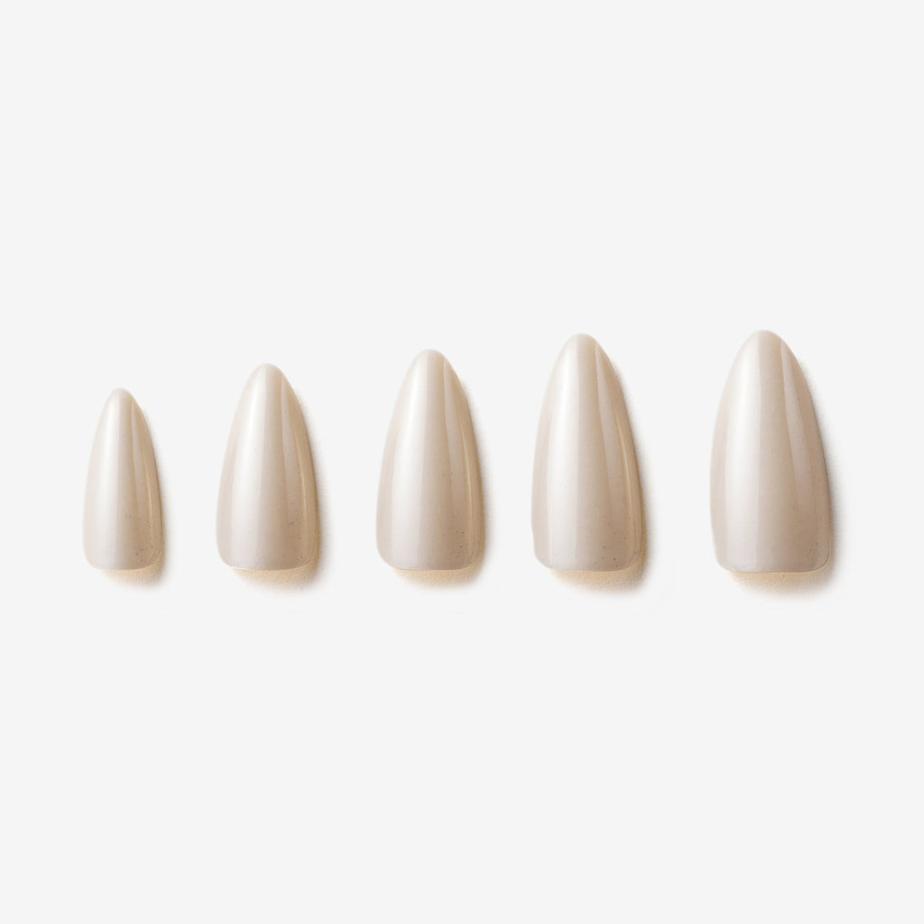 soimea faux ongles à pression ecru beige   forme amande extra long, effet nacre satiné, white long satin finish press-on nails