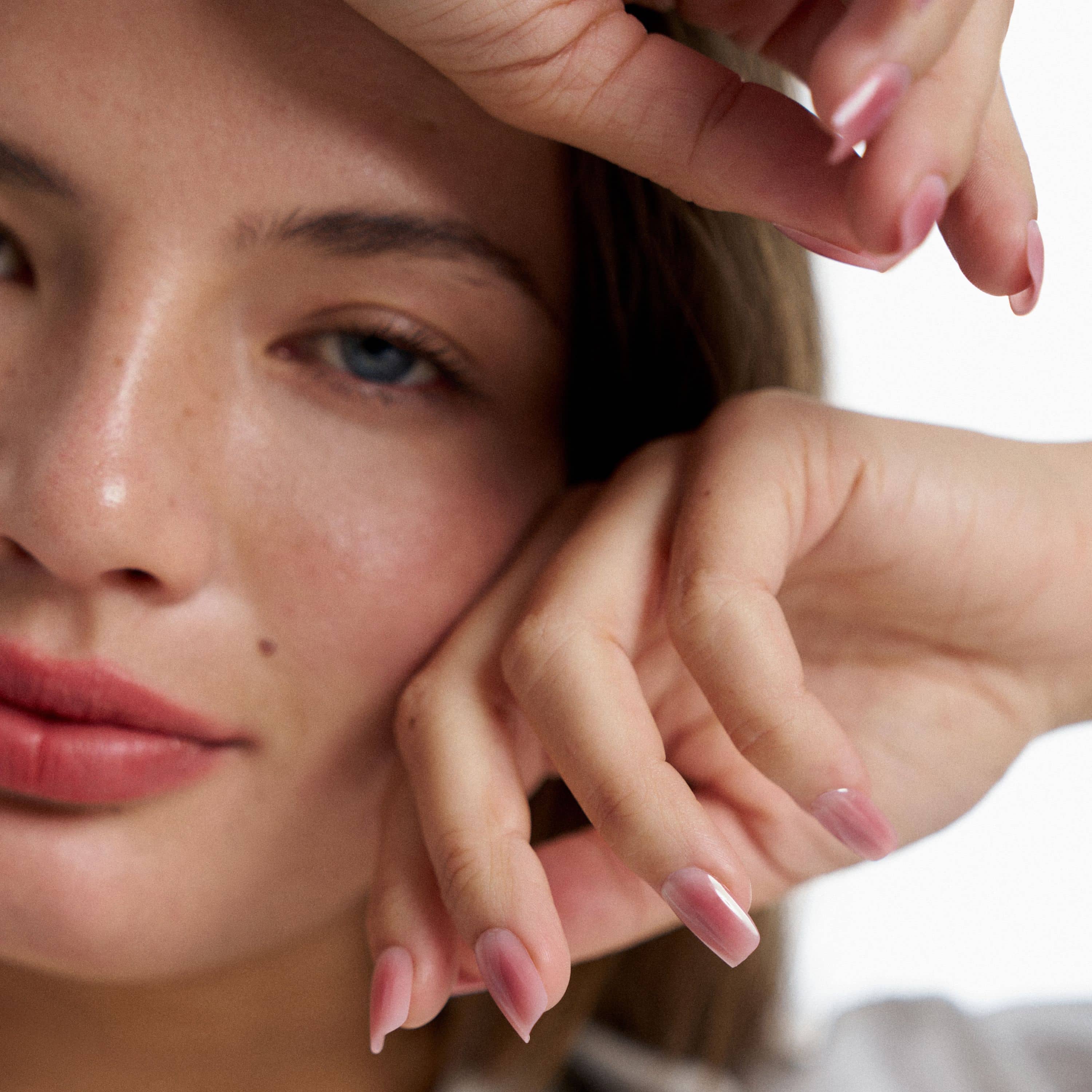 soimea faux ongles à pression rose naturel forme ballerine effet œil-de-chat comme une boulle crystal brillant, style classique medium, pink cat eye ballet medium press-on nails