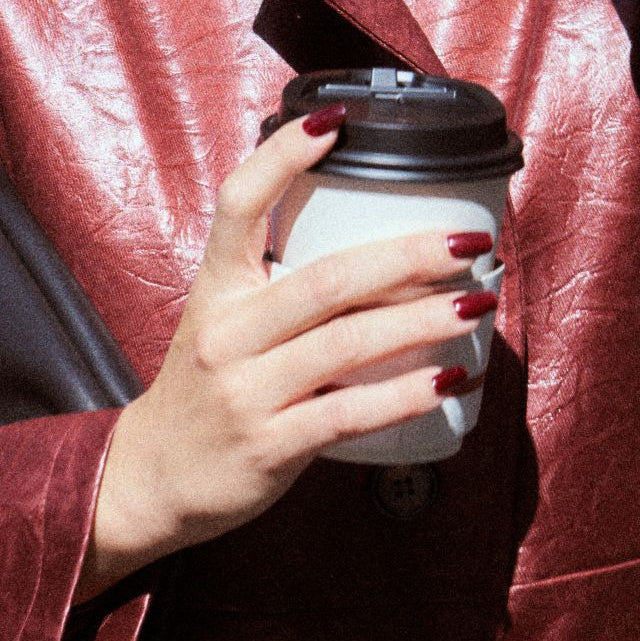soimea faux ongles à pression rouges rubis forme ballerine effet œil-de-chat, style classique moyen, ruby red ballet medium cateye press-on nails